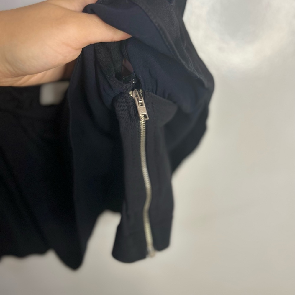 ALC Cropped Top - Picture 3 of 4